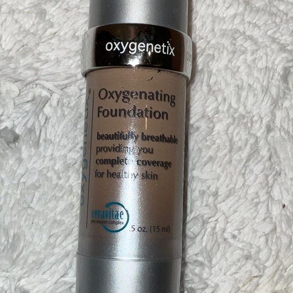 Oxygenetix Oxygenating Foundation. Build Beautifully for Complete coverage.5oz - Picture 5 of 10